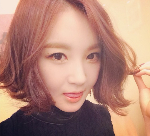 강민경 단발