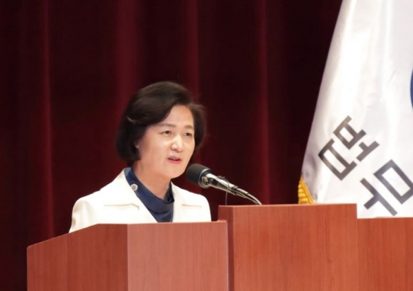 대안신당은 법무부의 청와대 선거개입사건 공소장 국회 제출 거부와 관련해 7일 대변인 논평을 내어 추미애 장관을 강하게 비판했다. copyright 데일리중앙