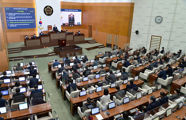 서울시의회 제303회 정례회가 1일 52일 간의 일정으로 개막했다.copyright 데일리중앙