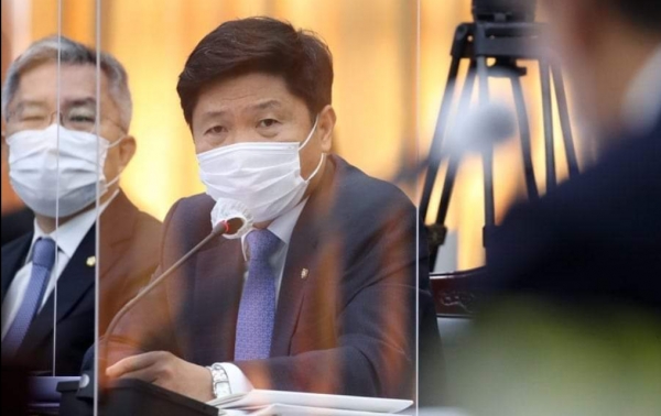 홍기원 민주당 국회의원은 부채비율 100%를 넘더라도 임대보증보험 가입을 허용하는 구제방안이 다음달 15일부터 시행된다고 31일 밝혔다. copyright 데일리중앙