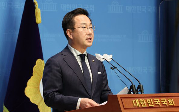 박성준 민주당 국회의원은 12일 서민의 주거 비용 부담을 덜어주기 위한 '전·월세 소득공제 확대법'(소득세법·조세특례제한법 개정안)을 대표발의했다. copyright 데일리중앙