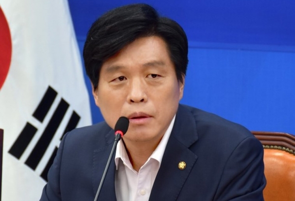 조승래 민주당 과학기술혁신특별위원장은 14일 "대통령의 말 한마디에 국가 R&D 위법·졸속·부실화... 국회에서 바로잡아야 한다"고 말했다.copyright 데일리중앙