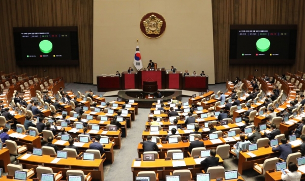 '제주4·3사건 진상규명 및 희생자 명예회복에 관한 특별법 일부개정법률안'이 27일 국회 본회의를 통과했다.copyright 데일리중앙