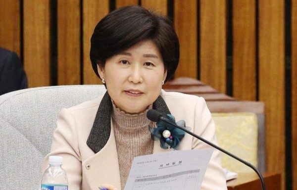 백혜련 국회 정무위원장(민주당)은 기업이 경제적 이윤을 위해 친환경 특성을 허위 과장해 소비자를 속이는 '그린워싱'을 방지하는 '환경기술 및 환경산업 지원법 일부개정법률안'을 지난 14일 발의했다.copyright 데일리중앙
