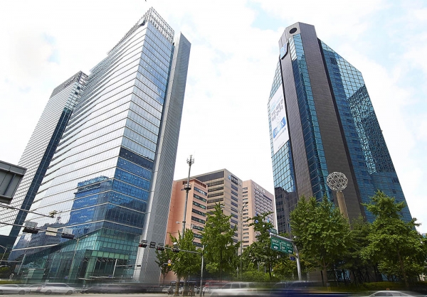 IBK기업은행은 21일 서울 중구 을지로 기업은행 본점에서 조달청과 '혁신적 기술기업의 스케일업 지원을 위한 업무협약(MOU)'을 체결했다.copyright 데일리중앙